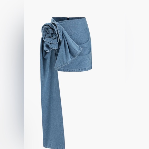 Rose corsage denim skirt
